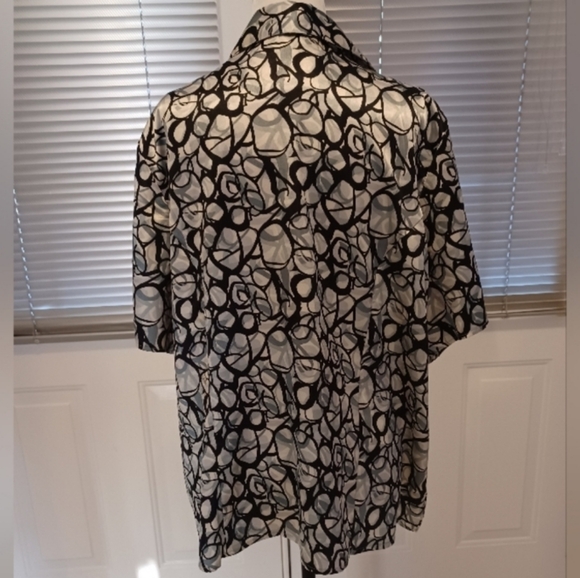 4/$80 Silver & Black Fitted Blouse - Size 20 (Fitted) - Picture 5 of 9